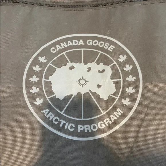 Canada Goose Women's White Parka with Real Coyotes Fur Hood - Small